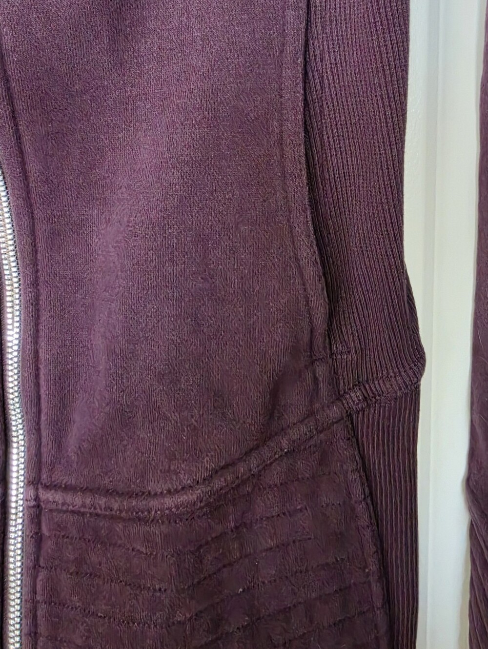 Lululemon Jacket Womens 6 Plum Zip Up Funnel Neck Thumbhole Athleisure Outdoor - Picture 5 of 14